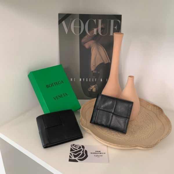 圖片 BOTTEGA VENETA 大格編織男短夾