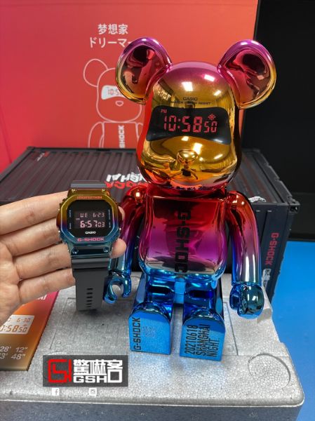 圖片 限量 G-SHOCK|BE@RBRICK聯名款 錶+400%大公仔 GM-5600SN-1PFB
