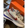 圖片 Nike x Sacai VaporWaffle 聯名 雙勾 麂皮 網眼 拼接 解構 白藍紅 預購