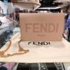 圖片 Fendi 8BS006 浮雕烙印小牛皮 WOC 鍊帶包 淡粉色