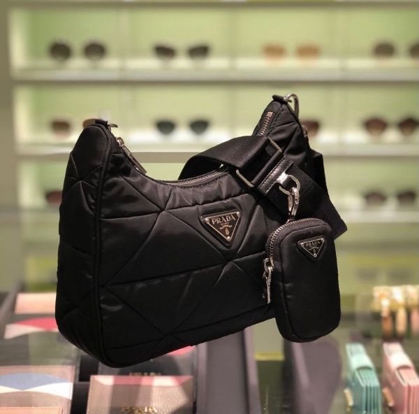 圖片 Prada 1BC151 倒三角標尼龍三角縫紋三合一掛肩袋 黑色