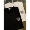 圖片 Loewe 經典 刺繡小logo設計 黑、白色素t 短袖T恤上衣
