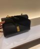 圖片 Celine 196853 平滑小牛皮 Teen Soft 16 肩背包 黝黑色