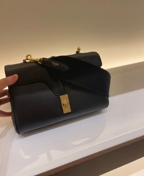 圖片 Celine 196853 平滑小牛皮 Teen Soft 16 肩背包 黝黑色