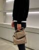 圖片 Loewe 小款柔軟粒面小牛皮 Puzzle 包 沙色