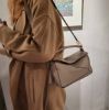 圖片 Loewe 小款柔軟粒面小牛皮 Puzzle 包 沙色