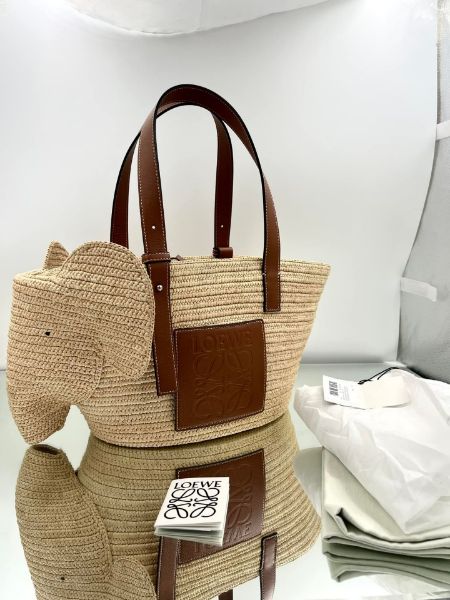 圖片 Loewe 大款酒椰纖維編織和小牛皮拼接大象包