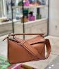圖片 Loewe 經典小牛皮 中款 Puzzle 包 焦糖色