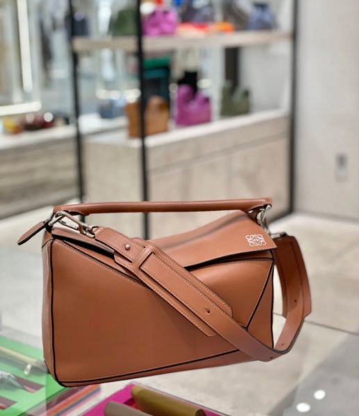 圖片 Loewe 經典小牛皮 中款 Puzzle 包 焦糖色