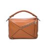 圖片 Loewe 經典小牛皮 中款 Puzzle 包 焦糖色