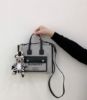 圖片 Burberry 80441421 Freya 迷你雙色帆布拚皮芙蕾雅包 付長肩帶 黑色