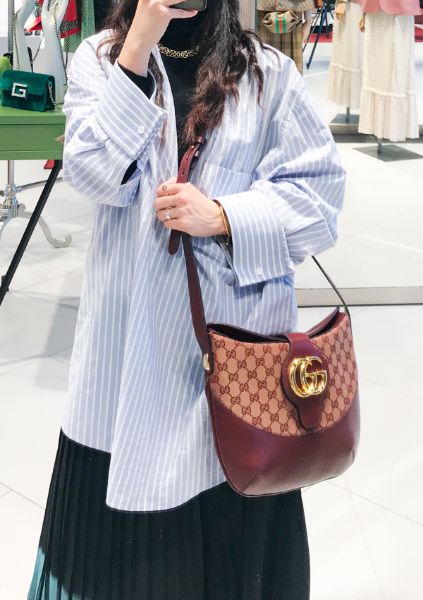 圖片 Gucci 56885 Arli GG Logo 中號肩背包可斜背