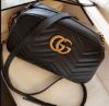圖片 Gucci 447632 GG Marmont 中款立體浮雕山型紋相機包 黑色