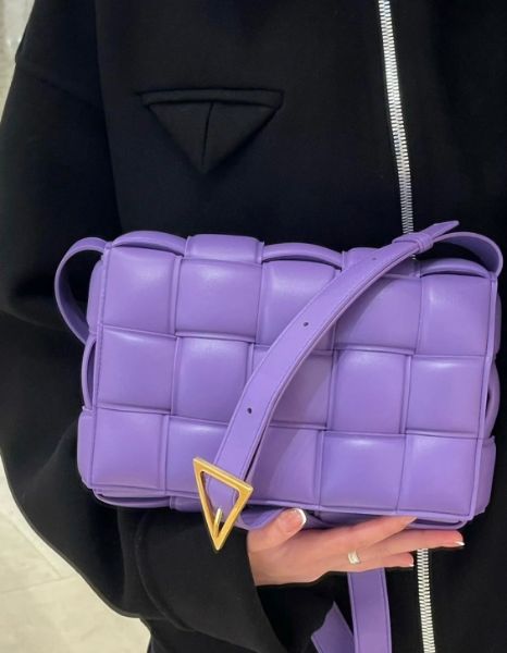 圖片 Bottega Veneta 591970 BV Padded Cassette 編織小羊皮包 紫色