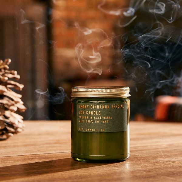 圖片 P.F. Candle CO. 手工香氛蠟燭 7.2oz 煙薰肉桂