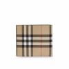 圖片 BURBERRY 經典男款雙折式格紋八卡短夾  8049596