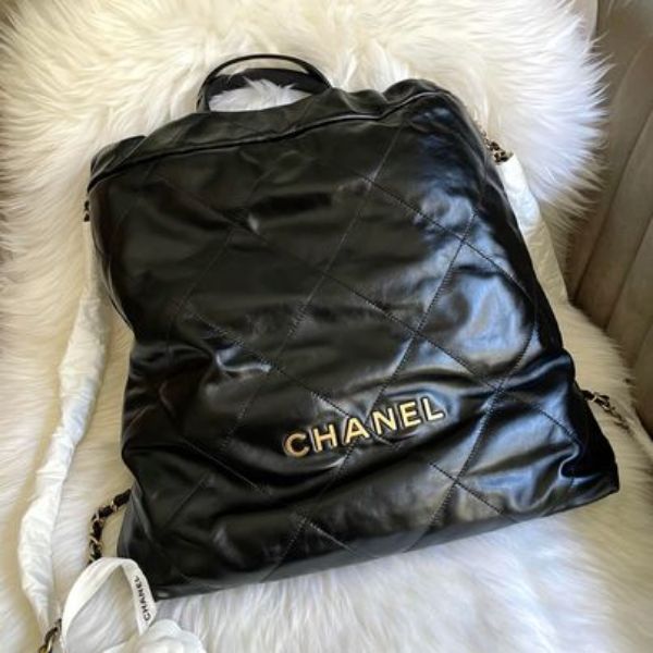圖片 Chanel 黑金22後背包