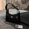 圖片 PRADA Re-edition hobo 黑色尼龍包
