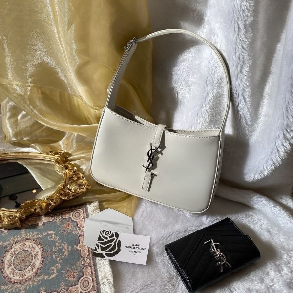 圖片 SAINT LAURENT Le 5 À 7 Hobo Bag