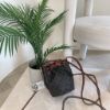 圖片 CELINE TRIOMPHE DRAWSTRING 凱旋老花水桶包