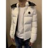 圖片 Moncler 胸口小logo 背後大M Logo 白色 連帽羽絨外套