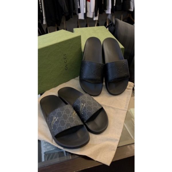 圖片 Gucci 經典 壓花老虎滿版、壓紋設計 黑色 男生 拖鞋