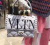 圖片 Valentino VLTN 塗鴉小牛皮 Candystud 包 白色