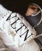 圖片 Valentino VLTN 塗鴉小牛皮 Candystud 包 白色