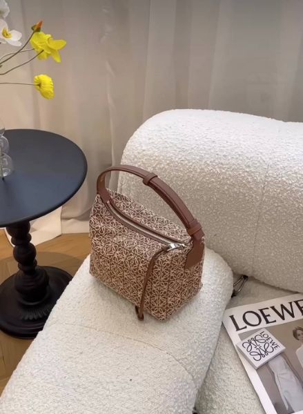 圖片 【LOEWE】飯盒包CUBI小號 焦糖色
