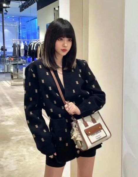 圖片 Burberry 80441431 Freya 迷你雙色帆布拚皮芙蕾雅包 付長肩帶 棕色