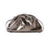 圖片 Bottega Veneta 585852 The Pouch 20 金屬塗層小牛雲朵包