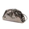 圖片 Bottega Veneta 585852 The Pouch 20 金屬塗層小牛雲朵包