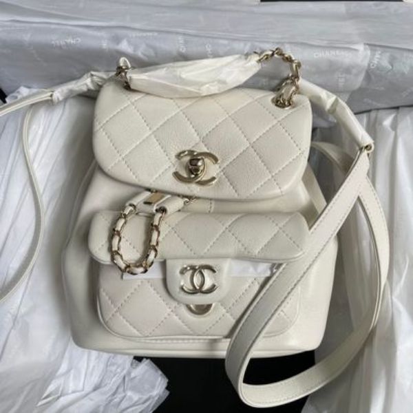 圖片 Chanel 23度假 白金牛皮Duma後背包
