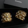 圖片  Chanel 21早秋手工 VIC 生日禮 金色水鑽珍珠手鐲一對