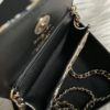 圖片 Chanel 23度假塗鴉mini鏈條腰包