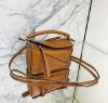 圖片 Loewe Mini 迷你經典小牛皮 Puzzle 包 焦糖色