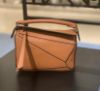 圖片 Loewe Mini 迷你經典小牛皮 Puzzle 包 焦糖色