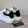 圖片 Alexander McQueen 經典黑尾小白鞋 麂皮/牛皮 