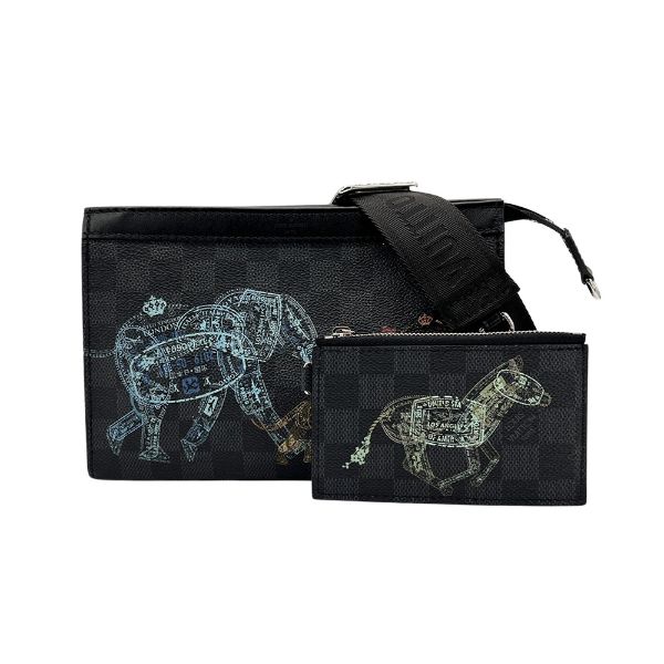 圖片 Louis Vuitton Gaston 格紋帆布動物塗鴉二合一斜背包(N64608-黑灰)