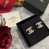 圖片 CHANEL 22K浮雕雙C耳環