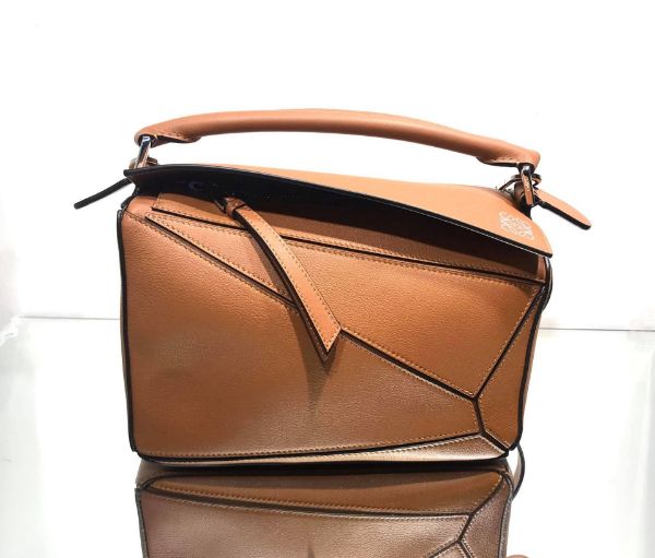 圖片 Loewe 小款經典小牛皮 Puzzle包 焦糖色