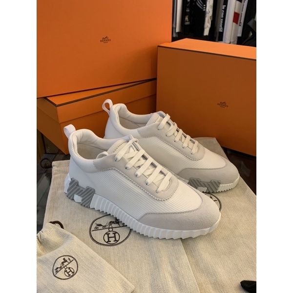 圖片 Hermes 經典 H logo設計 白灰色 男生 球鞋
