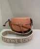 圖片 Loewe 柔軟小牛皮緹花迷你 Gate 包 焦糖色