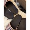 圖片 Burberry 經典 卡其格紋設計 夏天必備 拖鞋