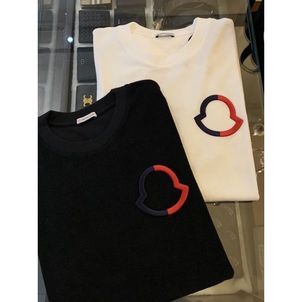 圖片 Moncler 胸口 大logo設計 新款 毛巾布 材質 黑白二色 短袖T恤上衣