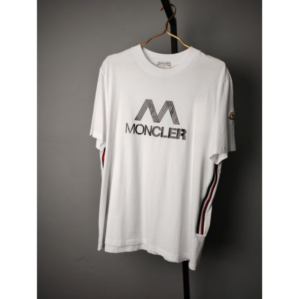 圖片 MONCLER 側邊線條橫字LOGO短T