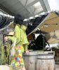 圖片 Loewe 緞面小牛皮和緹花肩帶 Luna 彎月包  珍珠灰