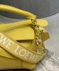 圖片 Loewe 緞面小牛皮小款 Edge Puzzle包 淡黃釉