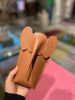 圖片 Loewe 經典小牛皮小象手機及信用卡掛包 焦糖色