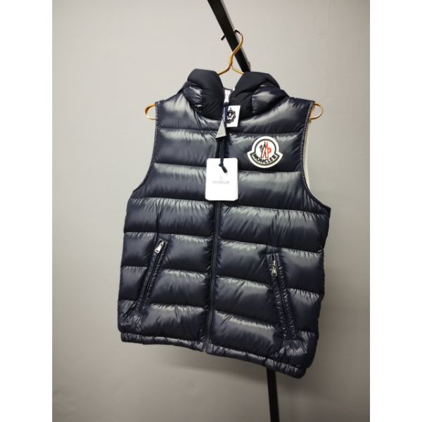 圖片 MONCLER 橡膠元寶標羽絨背心